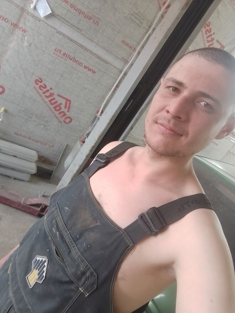  39516764  John, 31 ,    