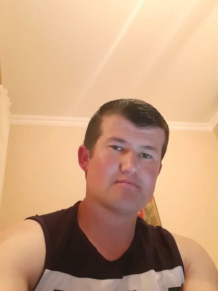  ,   Nurik, 32 ,   ,   