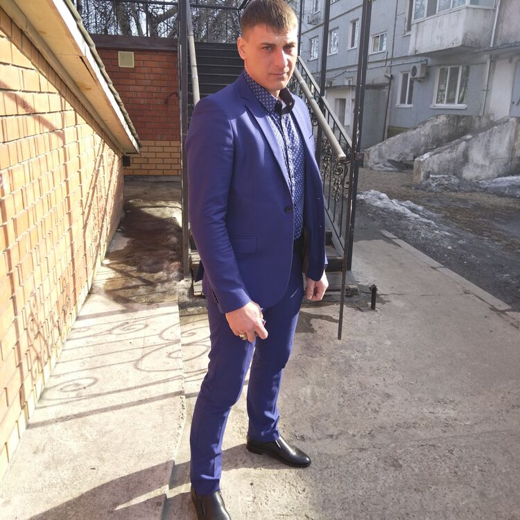  ,   Anton, 33 ,   c 