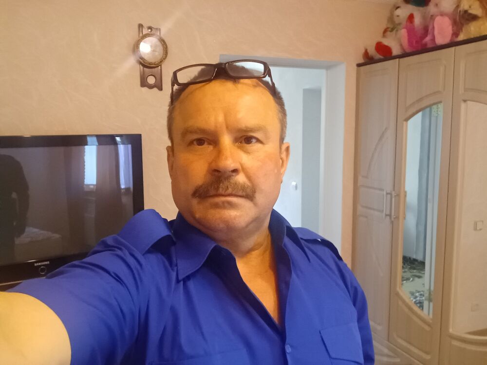  35683324  Andrei, 55 ,    