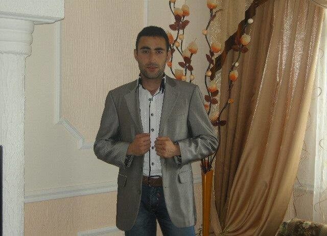  4643864  Ash, 32 ,    