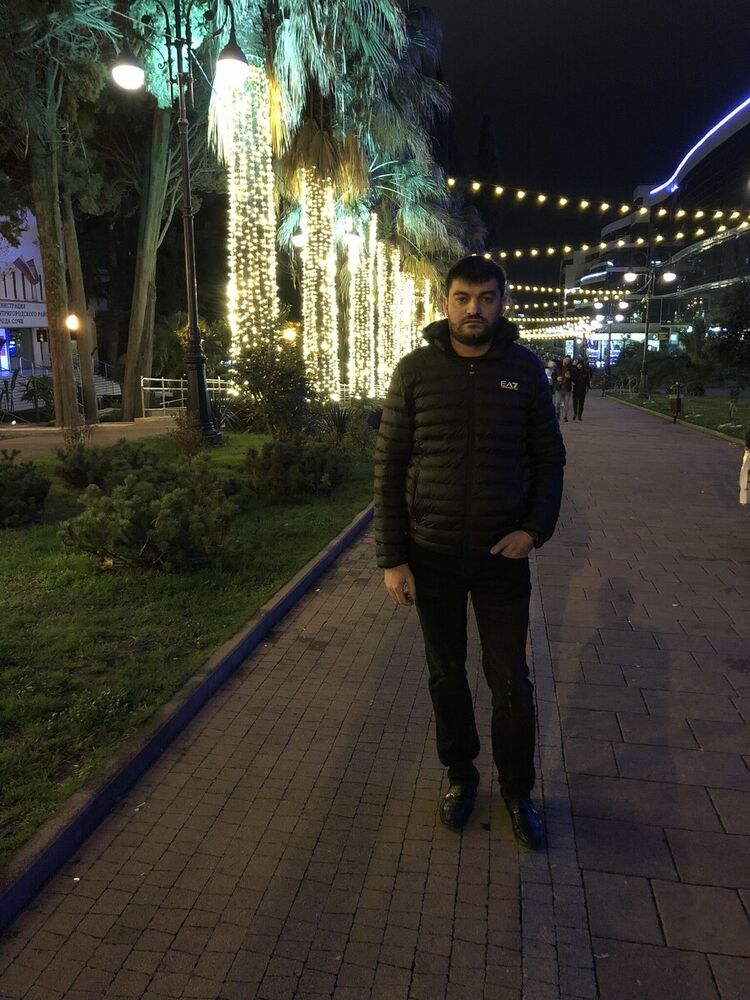  22430434  Vahram, 37 ,    