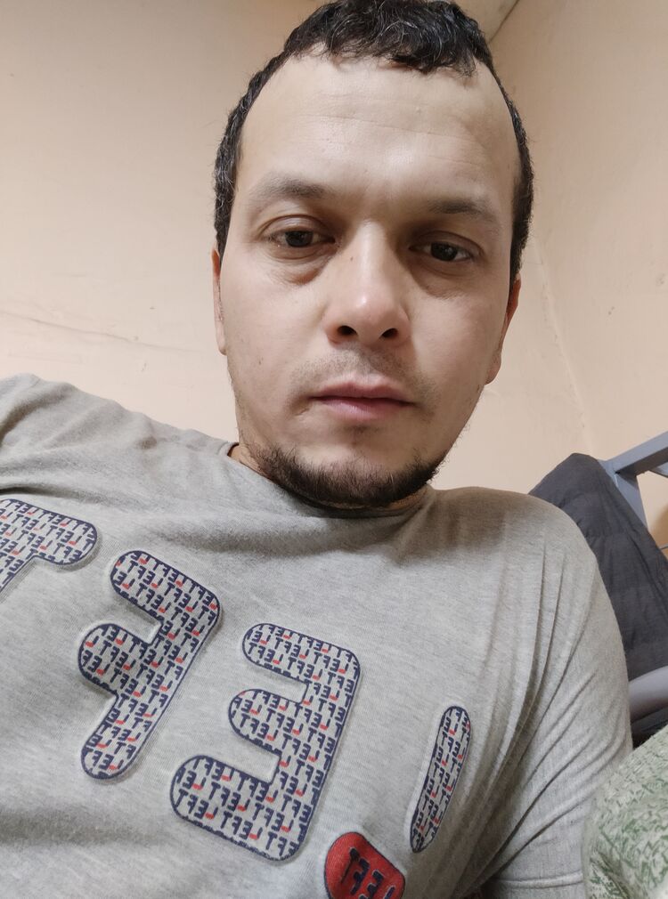  24174314  Shuhrat, 36 ,    