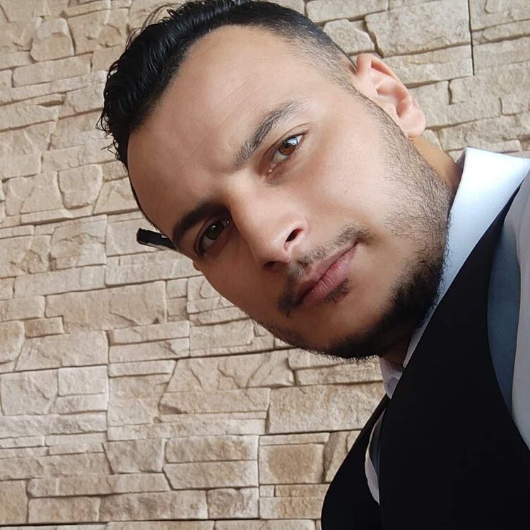  51681314  Houssam, 28 ,    Algiers