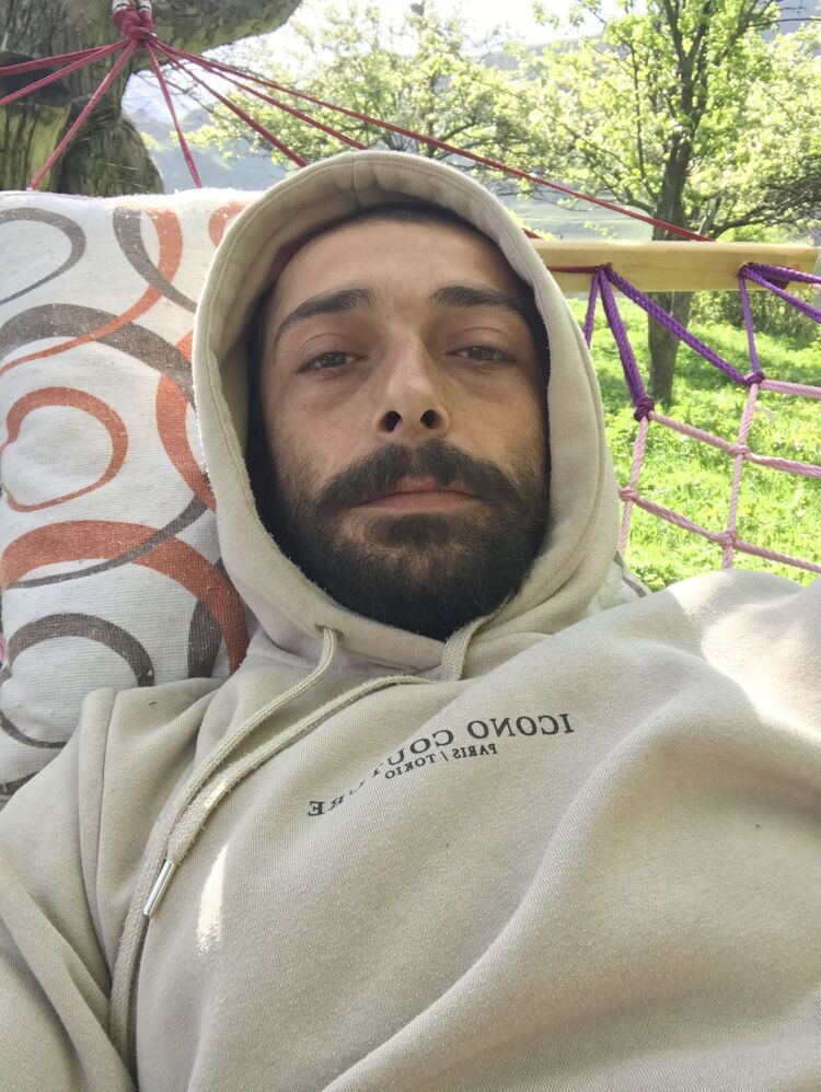 45401484  Irakli, 30 ,    