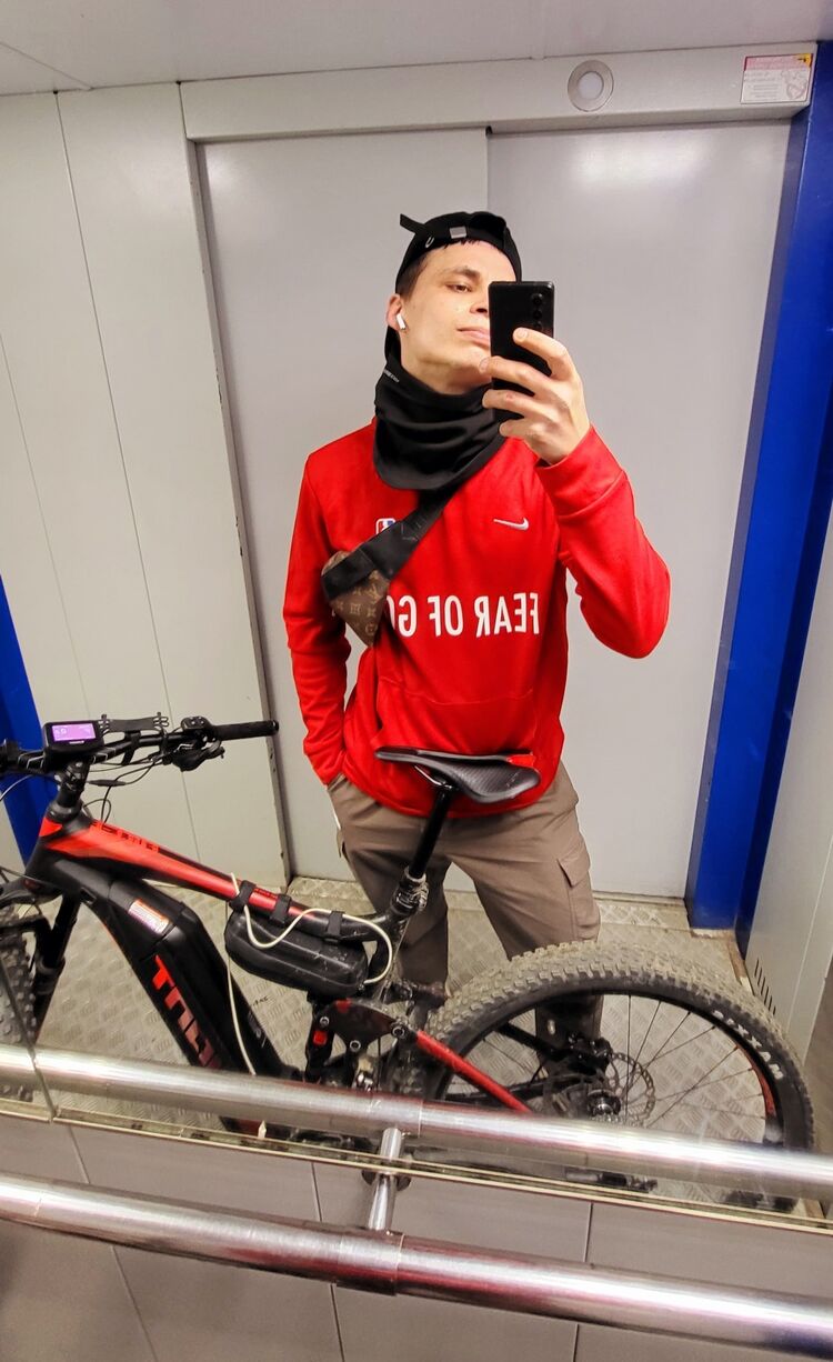  28302894  Boris, 29 ,     