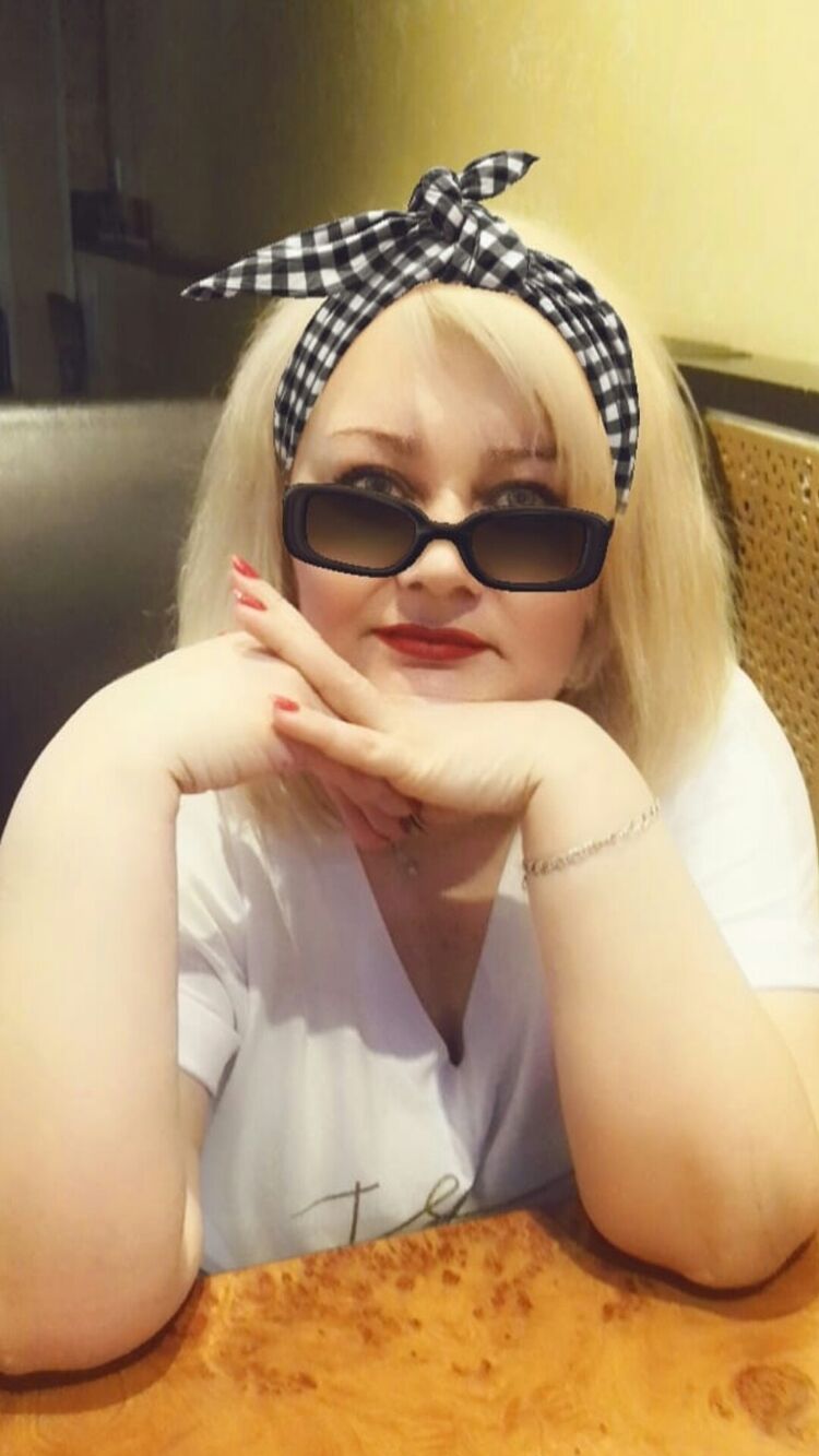  ,   Anna, 43 ,   ,   
