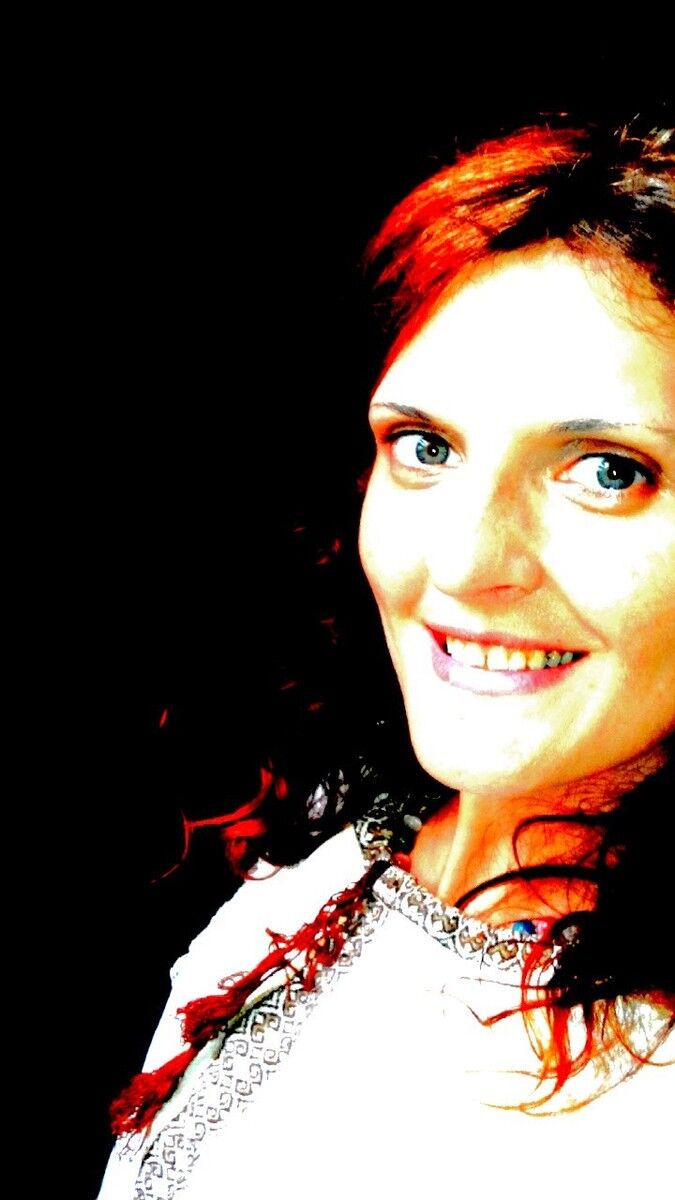  16319464  Julia, 37 ,    