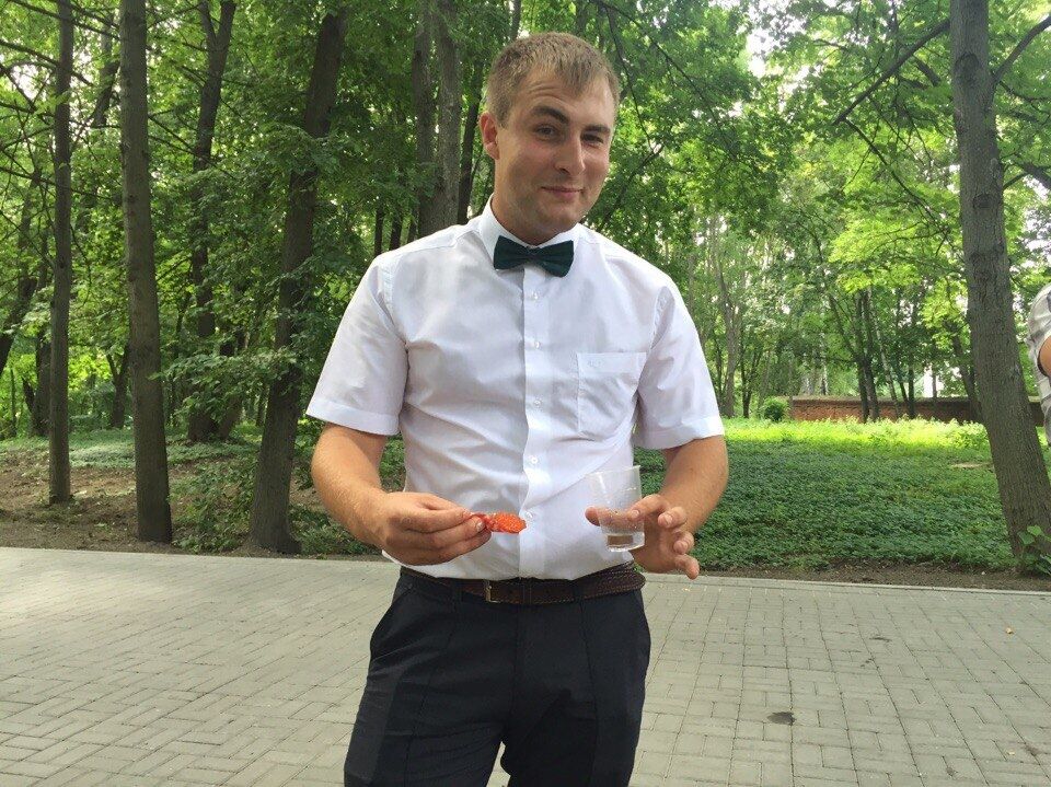  30006284  Mikhail, 32 ,    