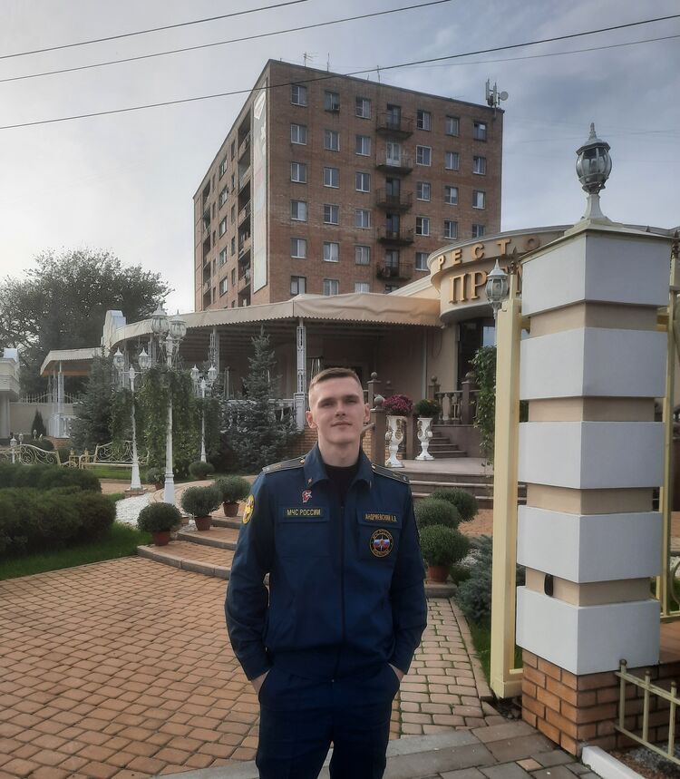  37151234  , 20 ,    -