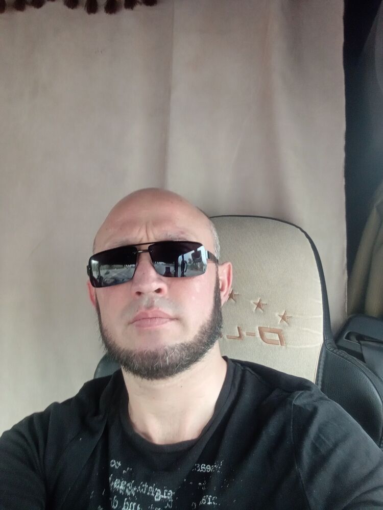  33886654  , 37 ,    