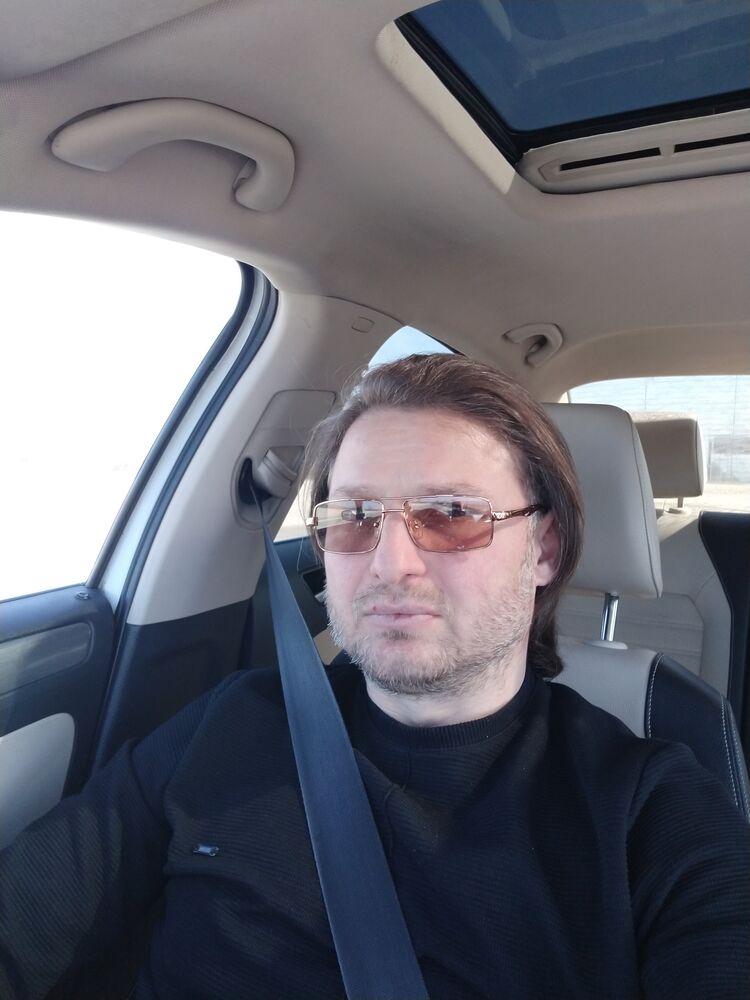  52145074  Shmagi, 37 ,    