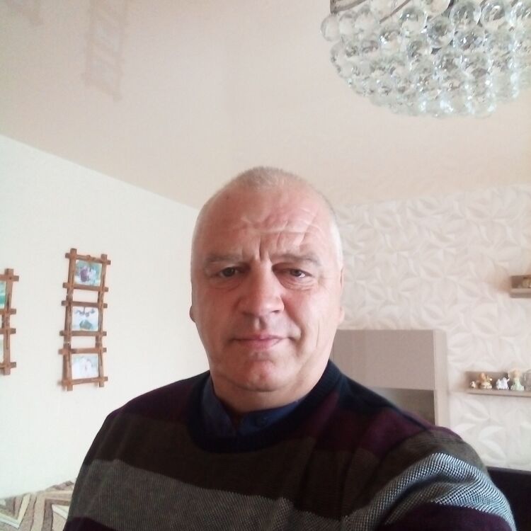  38934404  , 52 ,    
