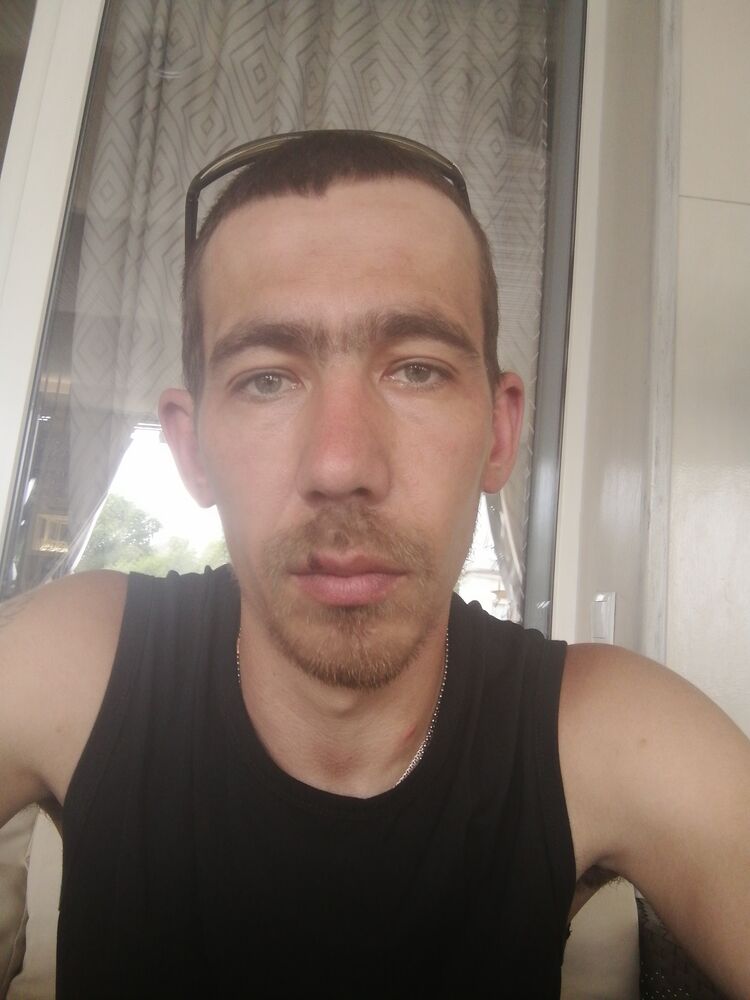  38549984  Anton, 35 ,    