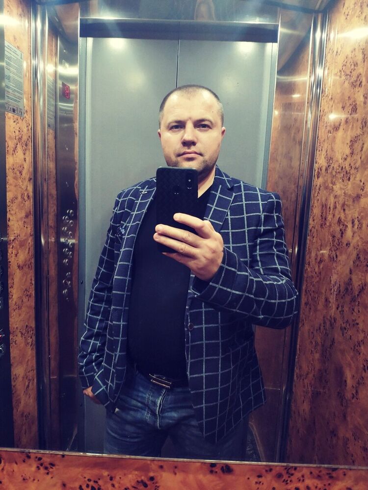  ,   Alfonso, 49 ,   ,   , c 