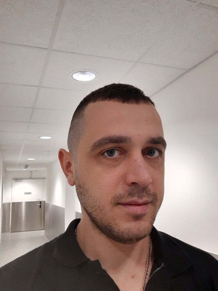  31222144  Denis, 29 ,    