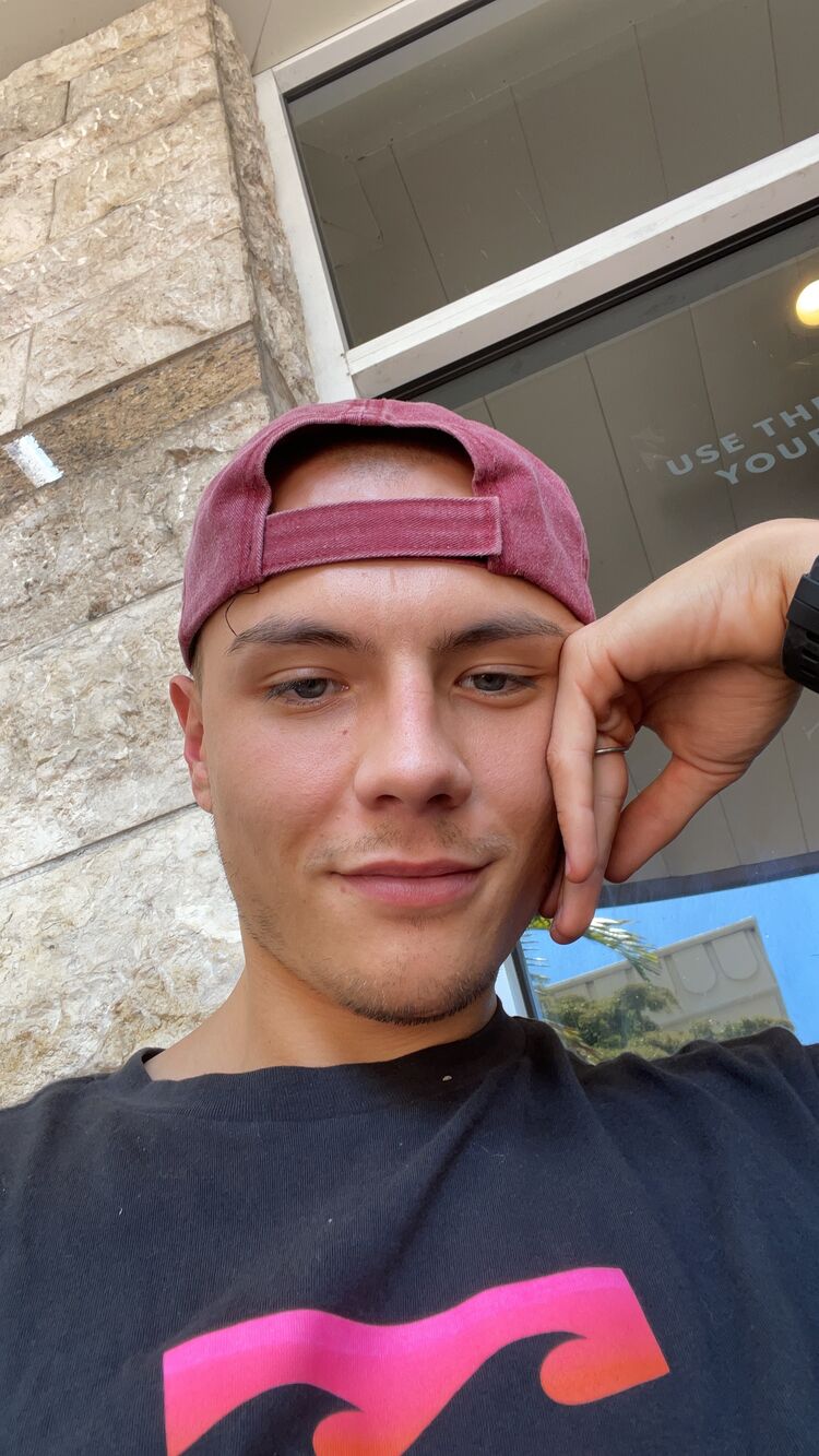  23784604  Anton, 28 ,    New York City