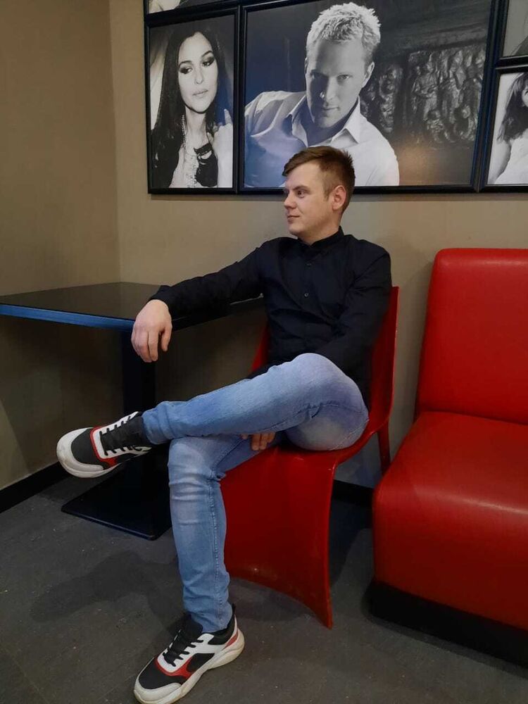  28853524  Alex, 34 ,    