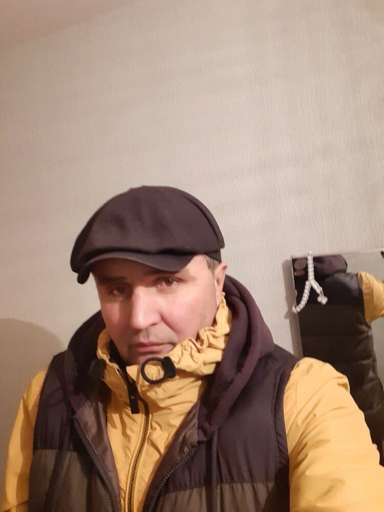  52904274  MILAN, 48 ,    