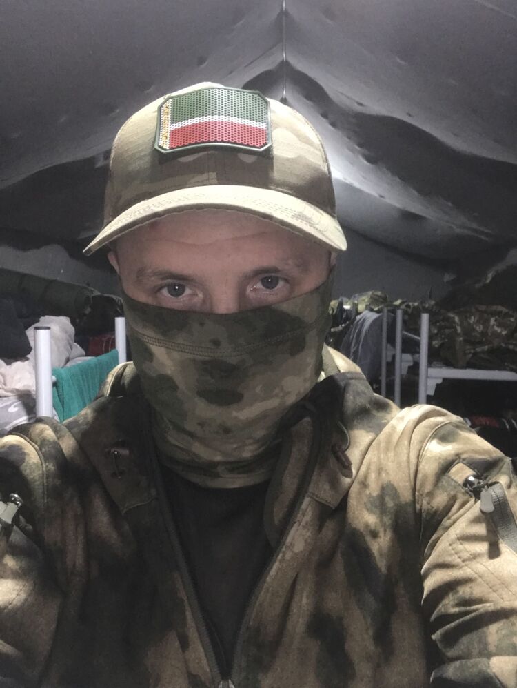  43829624  , 40 ,    --