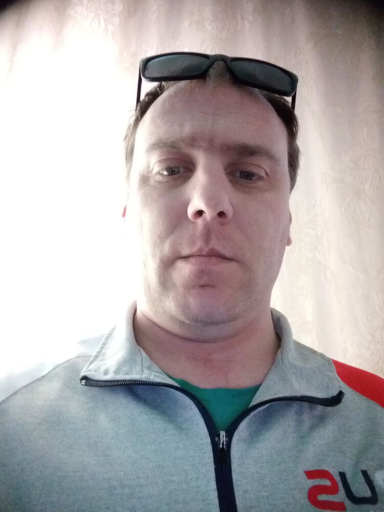  25619704  Oleg, 40 ,    