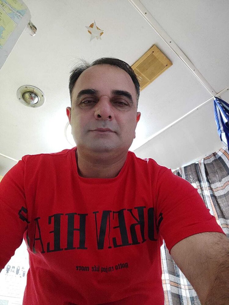  33124214  Hikmat, 51 ,    --