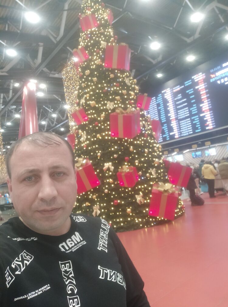  ,   Karlen, 37 ,   ,   