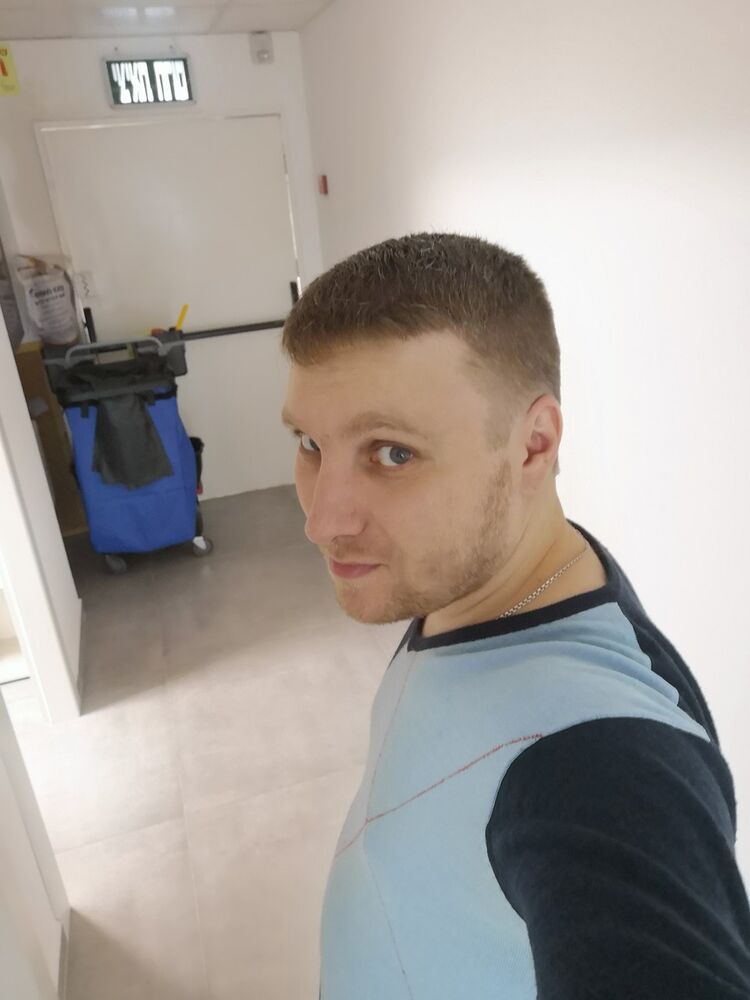  18686514  Yevgeniy, 40 ,    Tel Aviv-Yafo