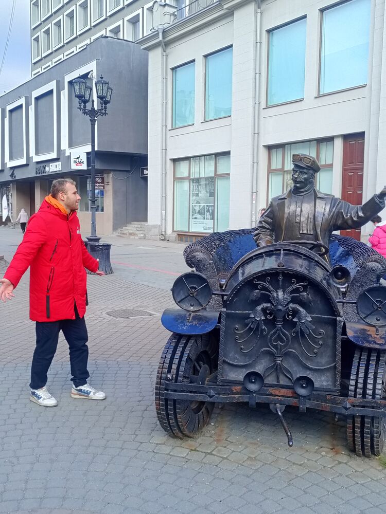  47011944  , 27 ,    --