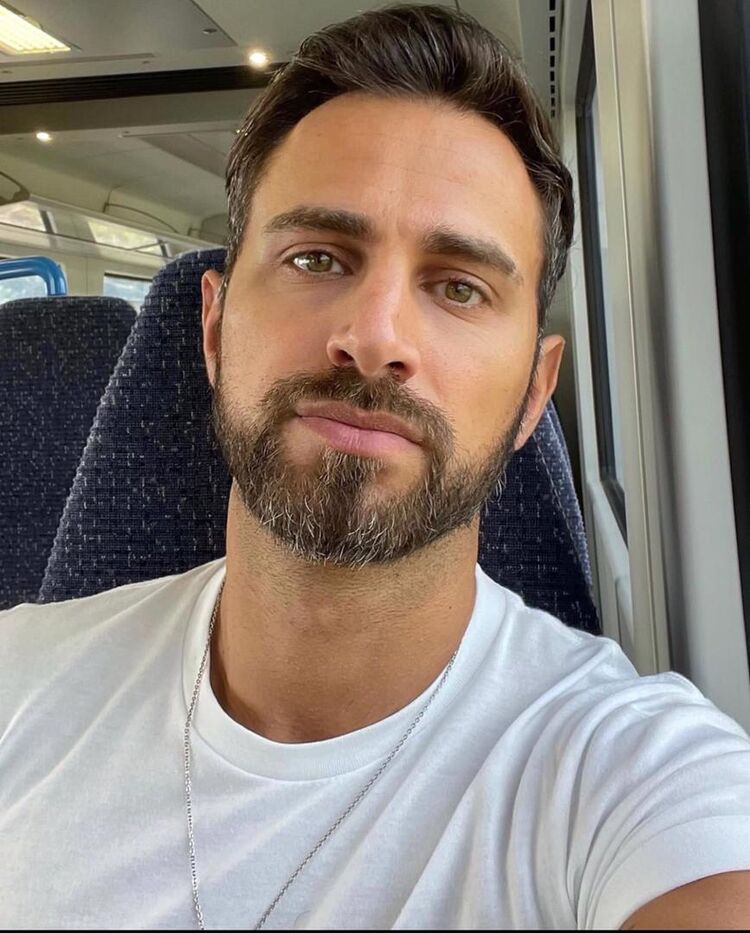 ,   Alfred louis, 44 ,   ,   