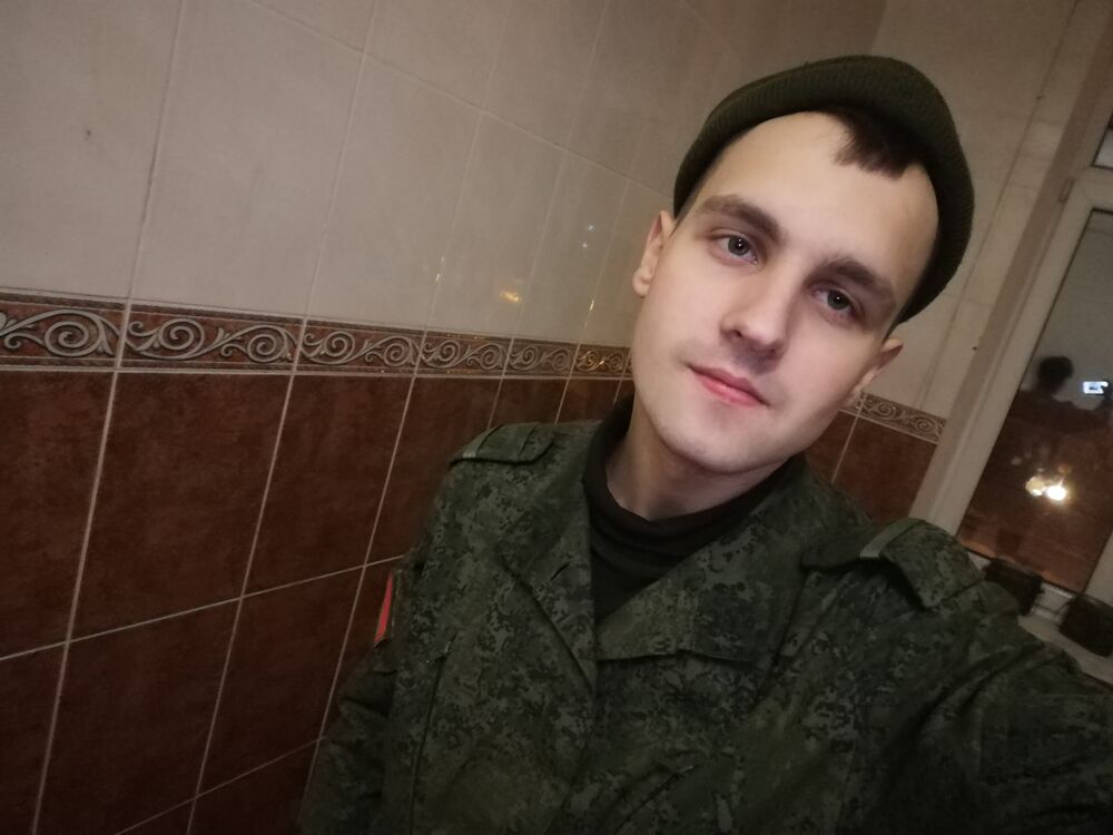  33422744  Vlad, 23 ,    