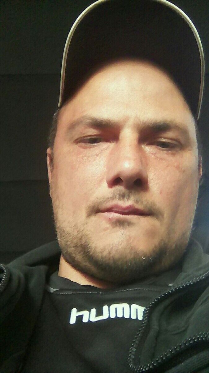  21460594  Kolis, 43 ,    