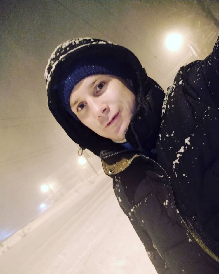  --,   , 37 ,   c 