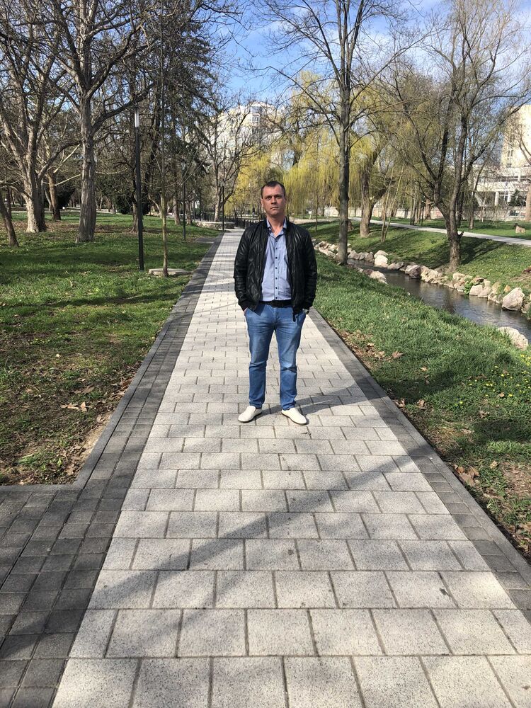  26738764  Nikolai, 35 ,    