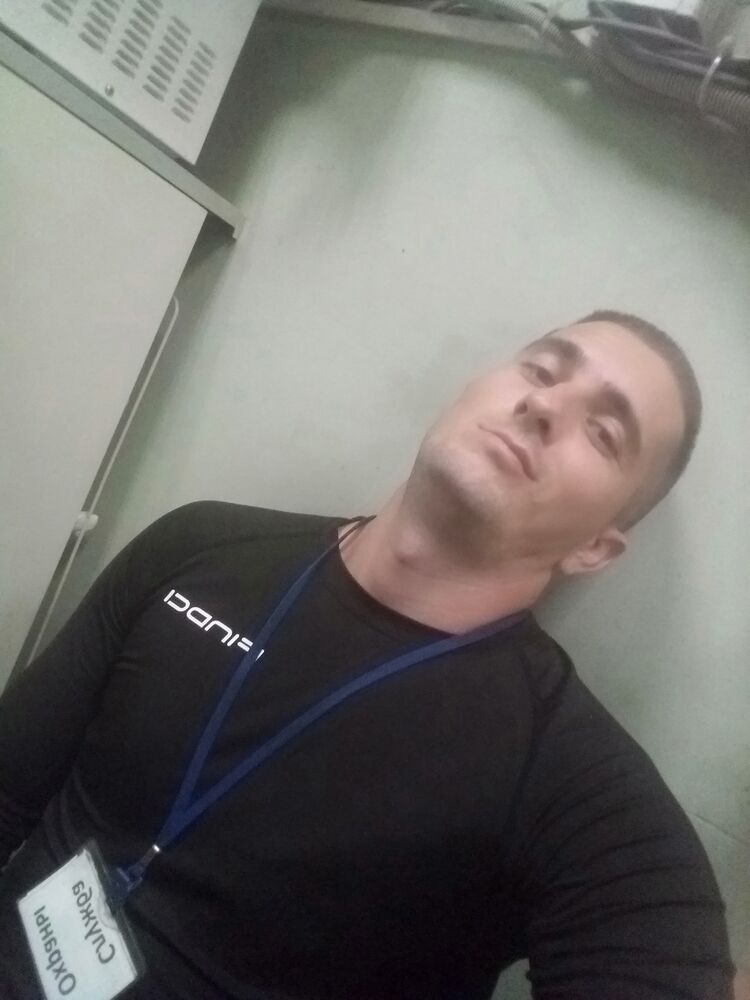  ,   NIKOLAS, 33 ,   