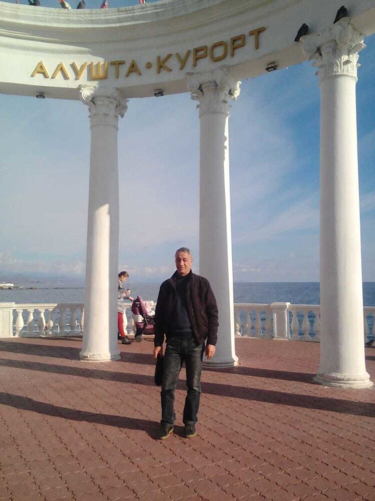  19354084  Akber, 63 ,    