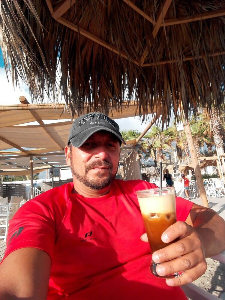  20976804  Zak, 51 ,    Limassol