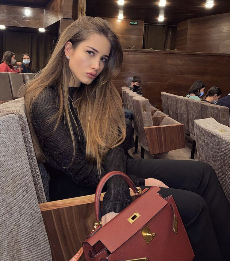  ,   Valeria, 28 ,   ,   , 