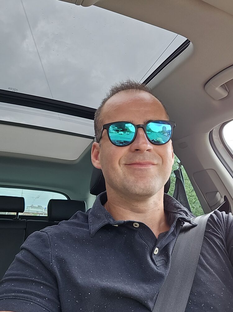  51598164  Tibi kovacs, 33 ,    