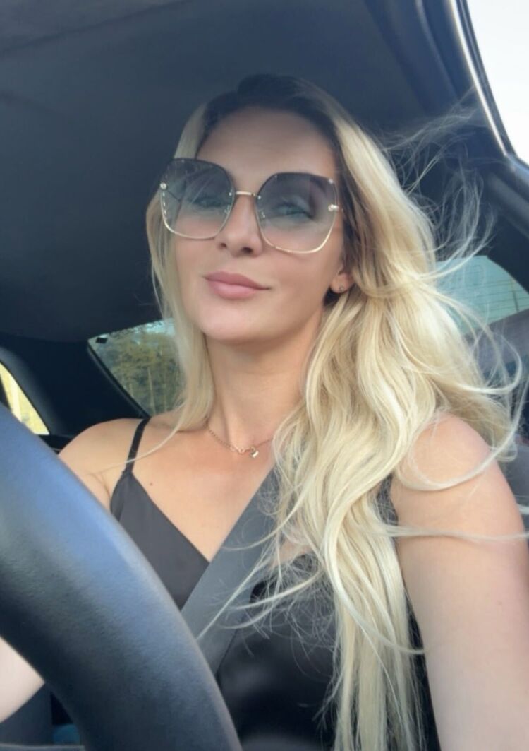  ,   Ekaterina, 39 ,   c 