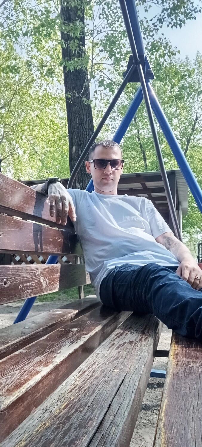  ,   Alex, 29 ,     