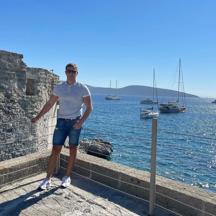  54083024  , 37 ,    -