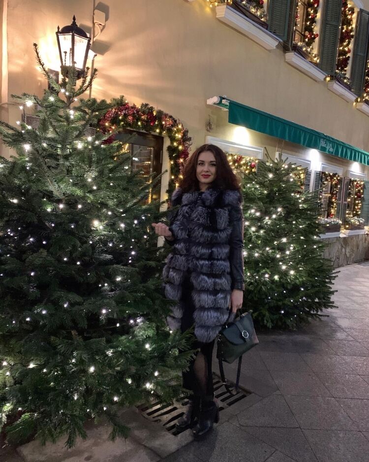  50982884  Esmeralda, 37 ,    