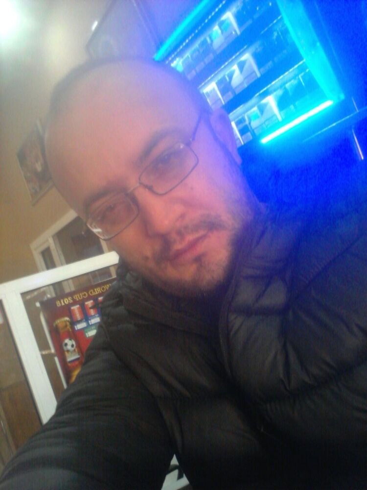  ,   Oybek, 40 ,     , c , 