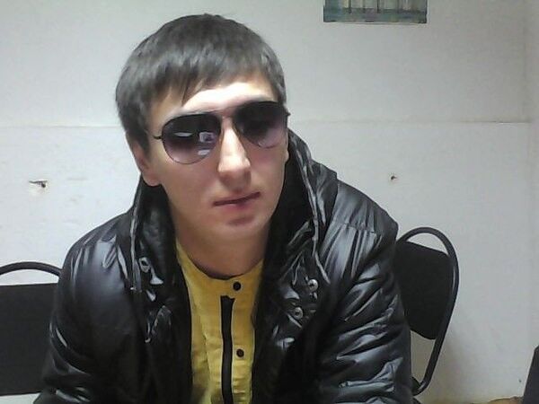  ,   Amir, 37 ,   