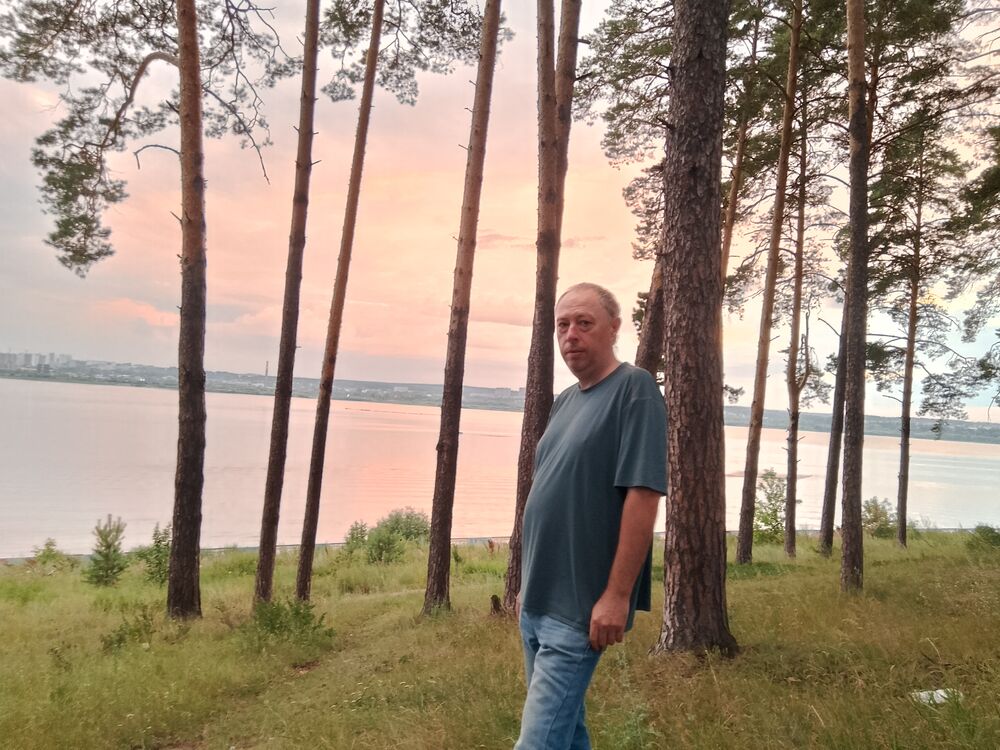  44734744  Grisha, 46 ,    