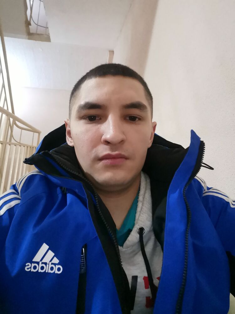  26806464  Denis, 29 ,    