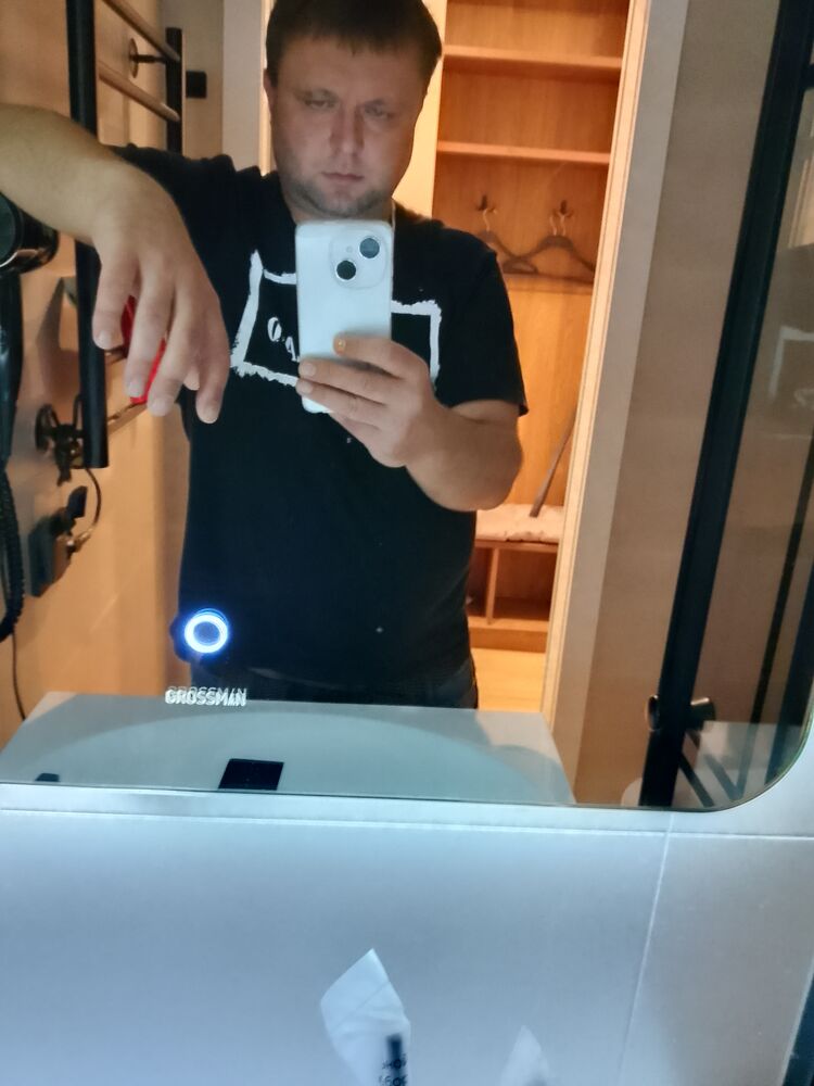  52788544  Vladimir, 37 ,    