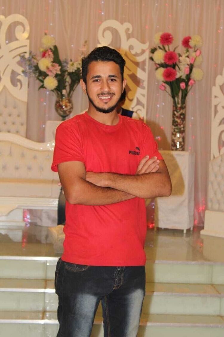  ,   Bob, 23 ,   ,   , c 