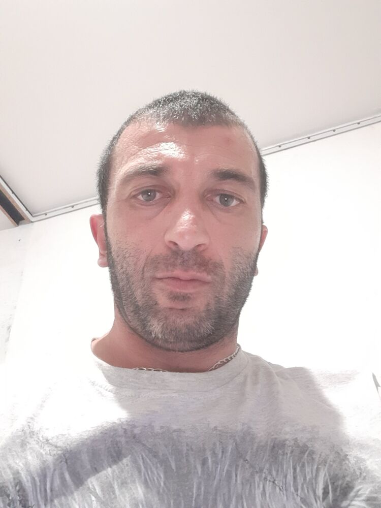  ,   Arman, 42 ,   ,   , c , 